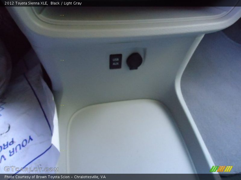 Black / Light Gray 2012 Toyota Sienna XLE