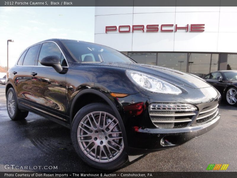 Front 3/4 View of 2012 Cayenne S
