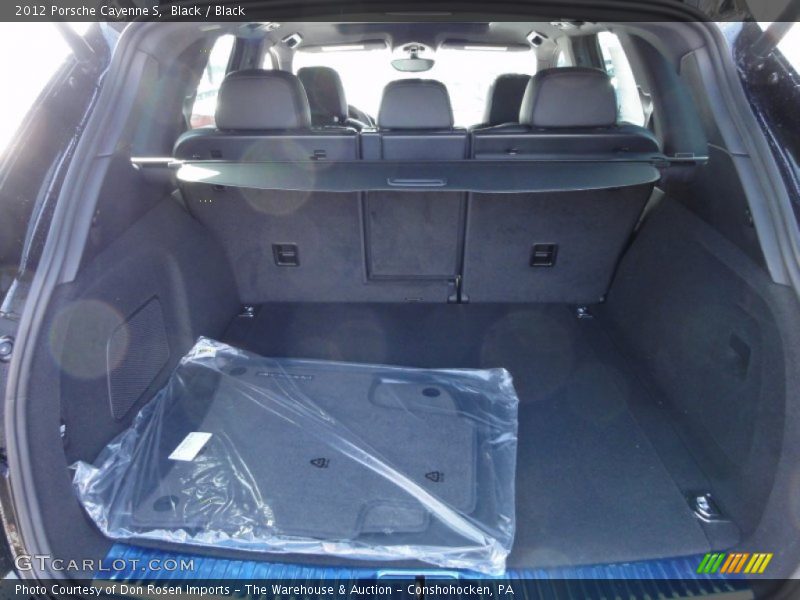  2012 Cayenne S Trunk