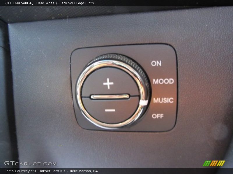 Clear White / Black Soul Logo Cloth 2010 Kia Soul +