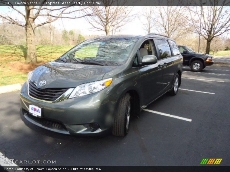 Cypress Green Pearl / Light Gray 2012 Toyota Sienna LE