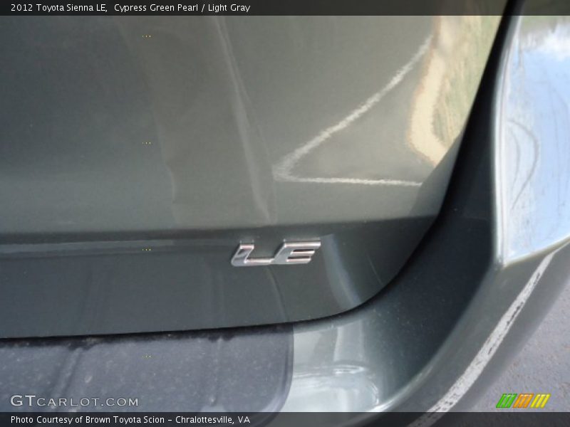 Cypress Green Pearl / Light Gray 2012 Toyota Sienna LE