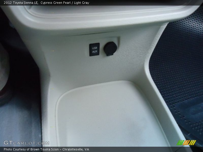 Cypress Green Pearl / Light Gray 2012 Toyota Sienna LE