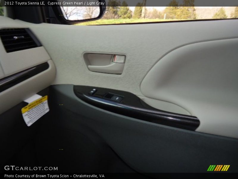 Cypress Green Pearl / Light Gray 2012 Toyota Sienna LE