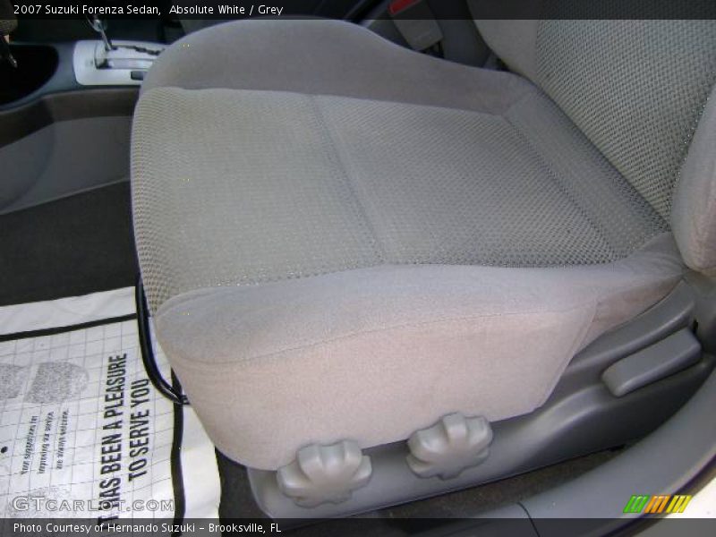 Absolute White / Grey 2007 Suzuki Forenza Sedan