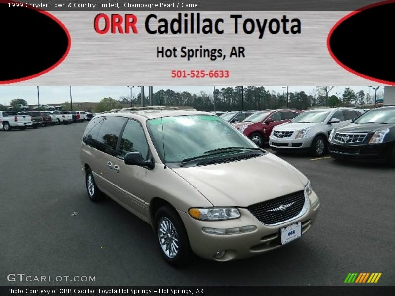 Champagne Pearl / Camel 1999 Chrysler Town & Country Limited