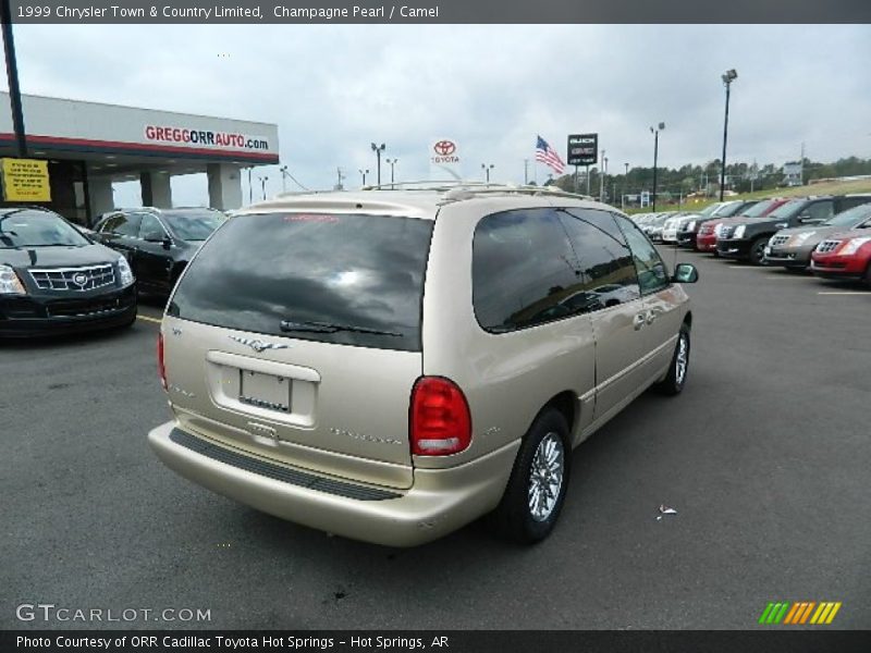 Champagne Pearl / Camel 1999 Chrysler Town & Country Limited
