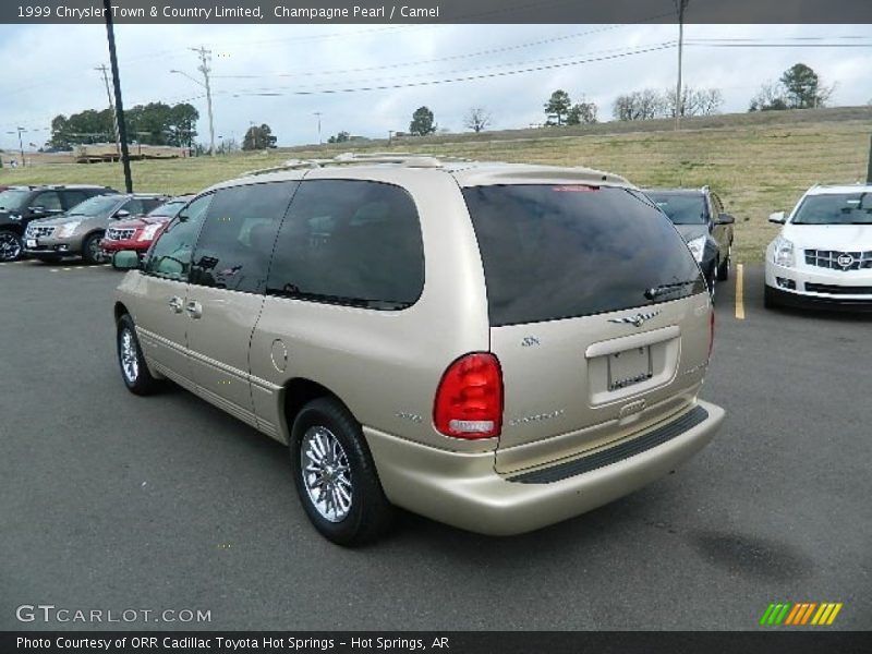 Champagne Pearl / Camel 1999 Chrysler Town & Country Limited