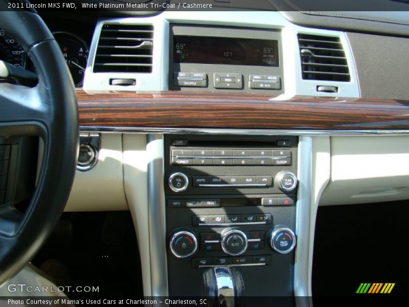 White Platinum Metallic Tri-Coat / Cashmere 2011 Lincoln MKS FWD