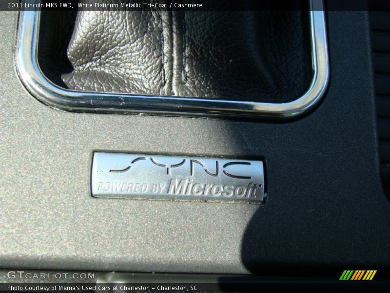 White Platinum Metallic Tri-Coat / Cashmere 2011 Lincoln MKS FWD