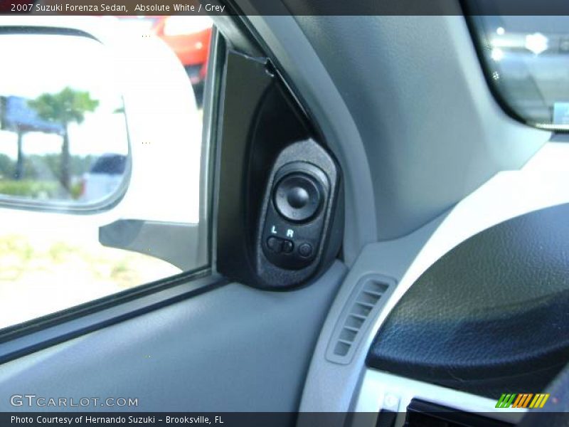 Absolute White / Grey 2007 Suzuki Forenza Sedan