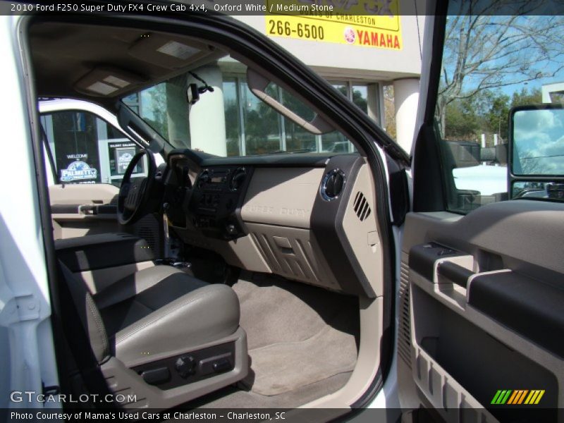 Oxford White / Medium Stone 2010 Ford F250 Super Duty FX4 Crew Cab 4x4