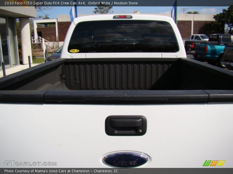 Oxford White / Medium Stone 2010 Ford F250 Super Duty FX4 Crew Cab 4x4