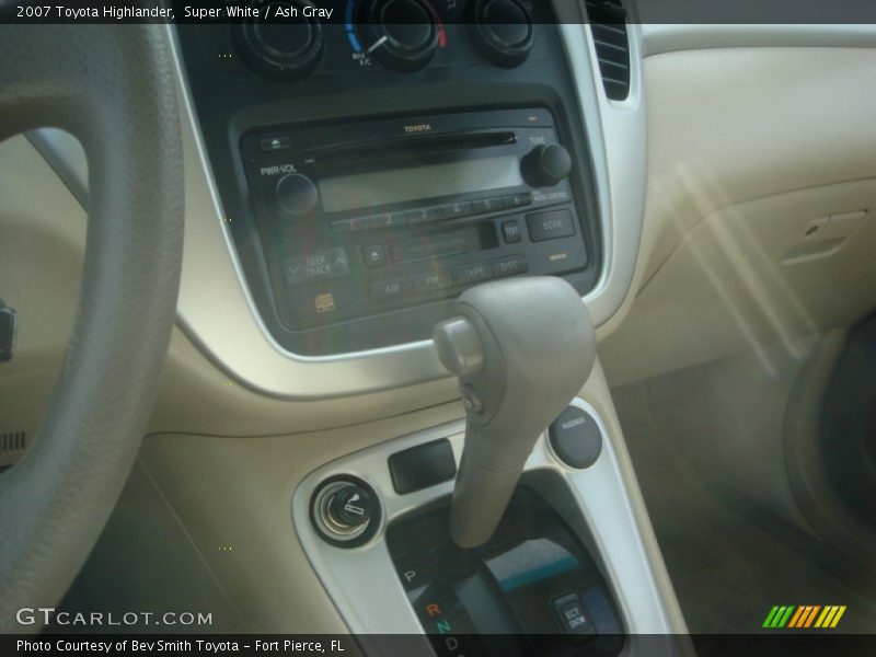 Super White / Ash Gray 2007 Toyota Highlander