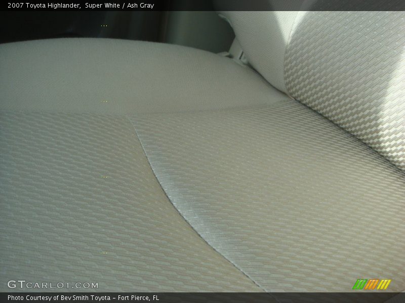 Super White / Ash Gray 2007 Toyota Highlander