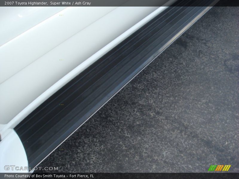 Super White / Ash Gray 2007 Toyota Highlander