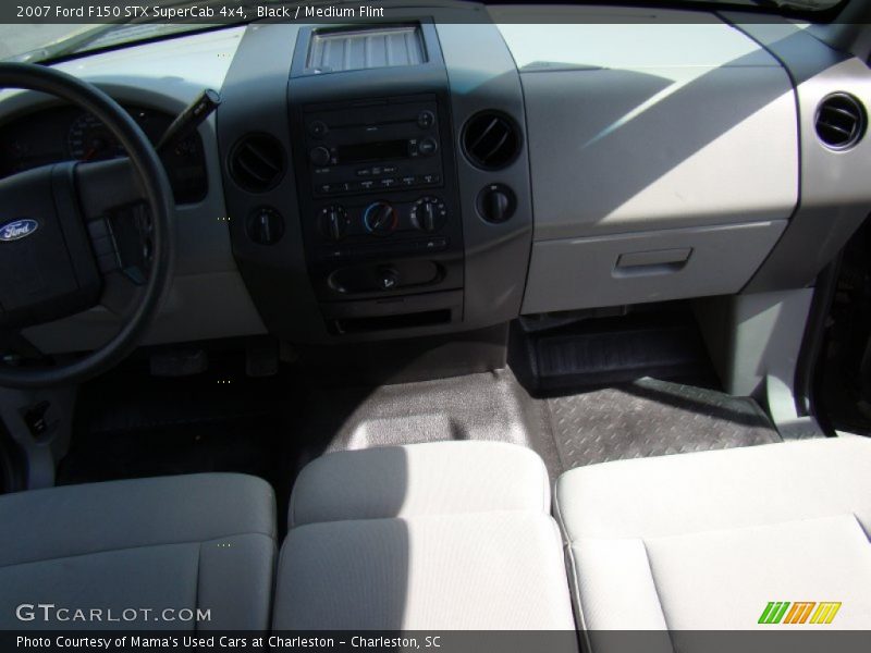Black / Medium Flint 2007 Ford F150 STX SuperCab 4x4