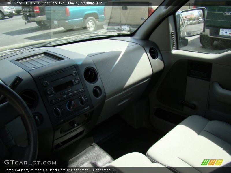 Black / Medium Flint 2007 Ford F150 STX SuperCab 4x4
