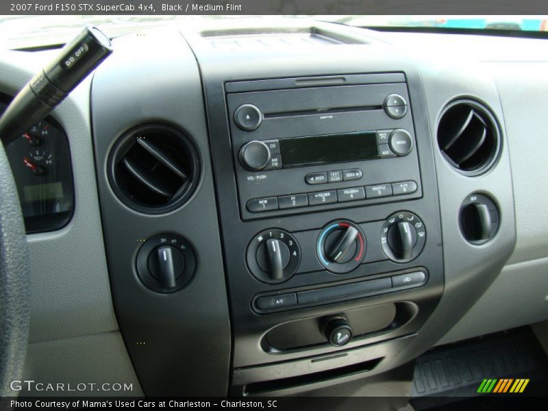 Black / Medium Flint 2007 Ford F150 STX SuperCab 4x4