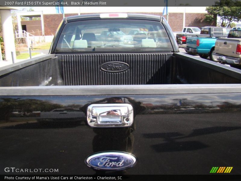 Black / Medium Flint 2007 Ford F150 STX SuperCab 4x4