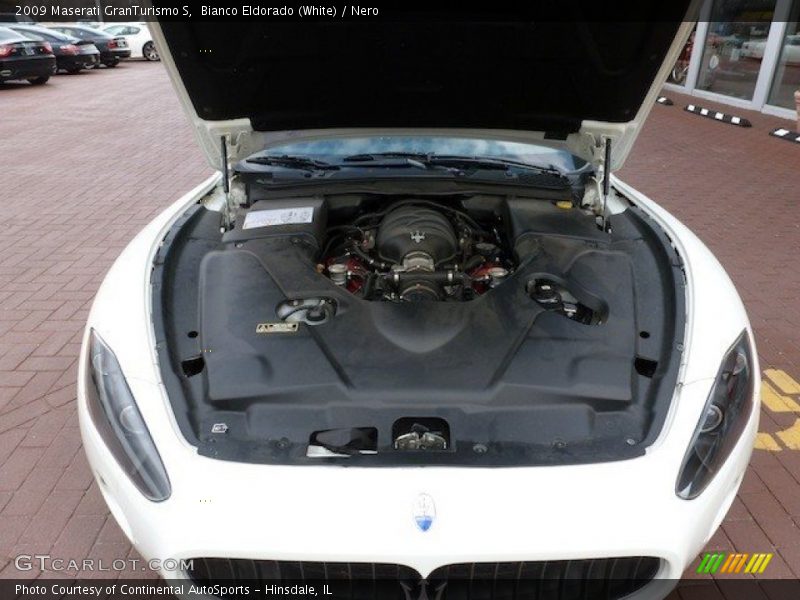 Bianco Eldorado (White) / Nero 2009 Maserati GranTurismo S