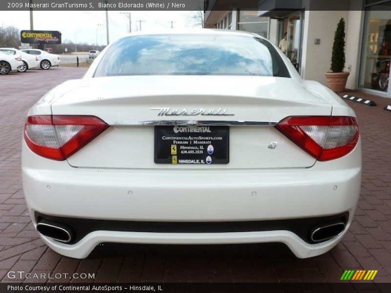 Bianco Eldorado (White) / Nero 2009 Maserati GranTurismo S