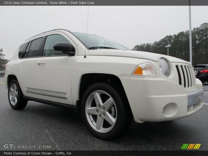 Front 3/4 View of 2010 Compass Limited