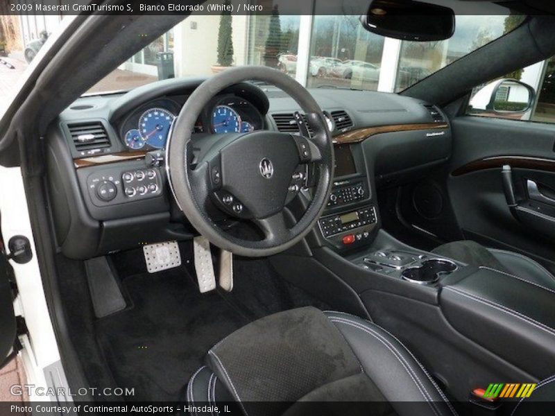  2009 GranTurismo S Nero Interior