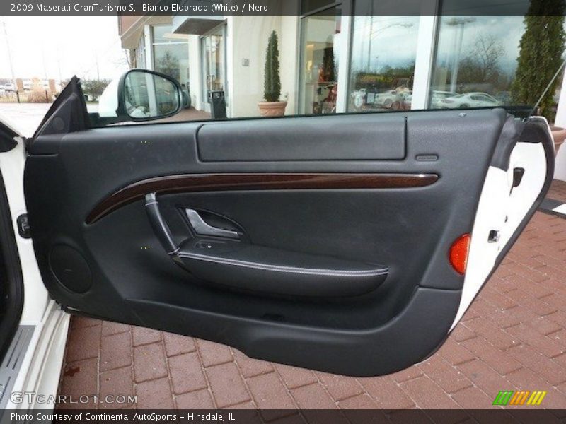 Door Panel of 2009 GranTurismo S
