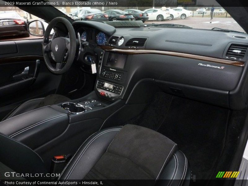 Dashboard of 2009 GranTurismo S