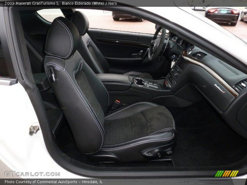 Front Seat of 2009 GranTurismo S