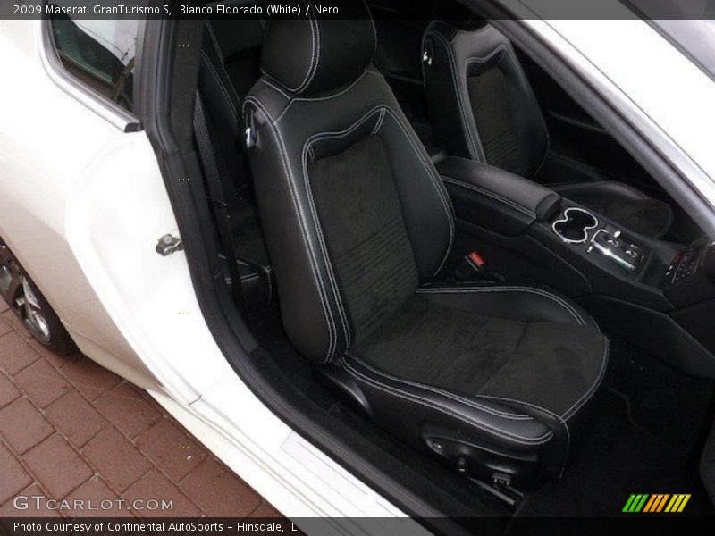 Front Seat of 2009 GranTurismo S