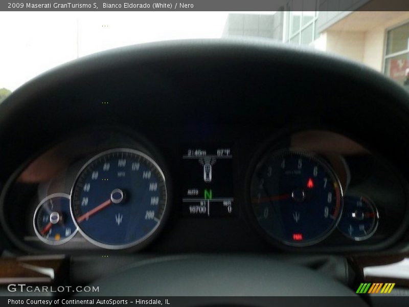 Bianco Eldorado (White) / Nero 2009 Maserati GranTurismo S