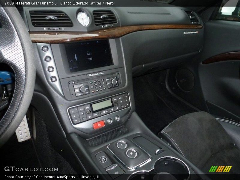 Controls of 2009 GranTurismo S