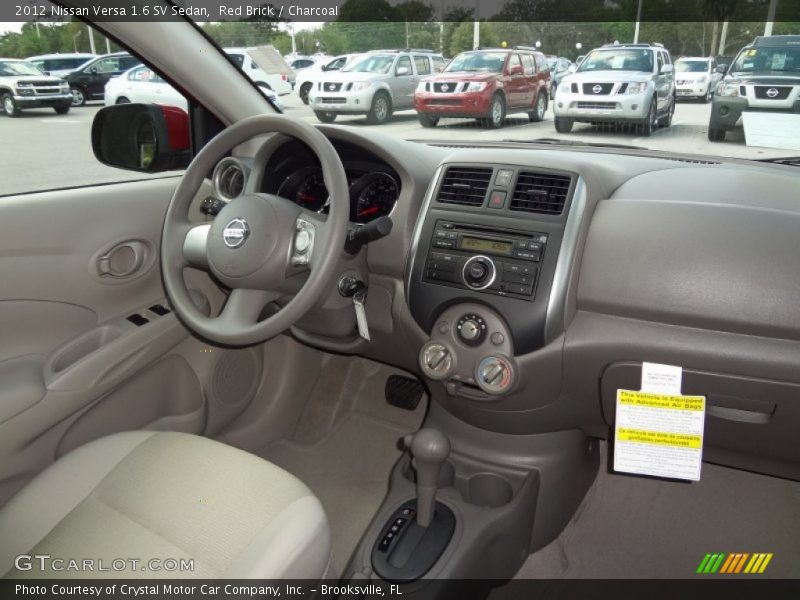 Dashboard of 2012 Versa 1.6 SV Sedan