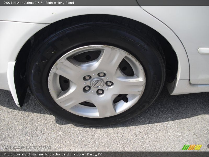 Satin White / Blond 2004 Nissan Altima 2.5 S