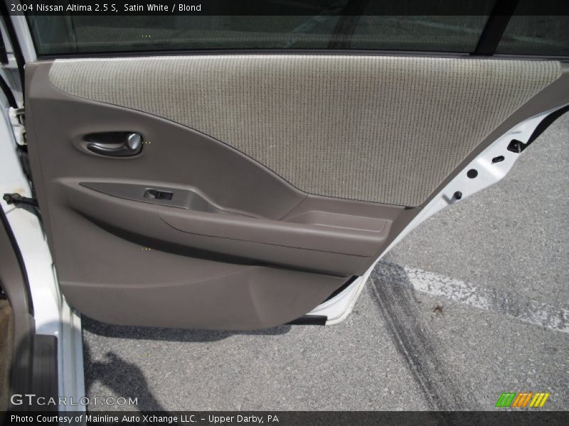 Satin White / Blond 2004 Nissan Altima 2.5 S