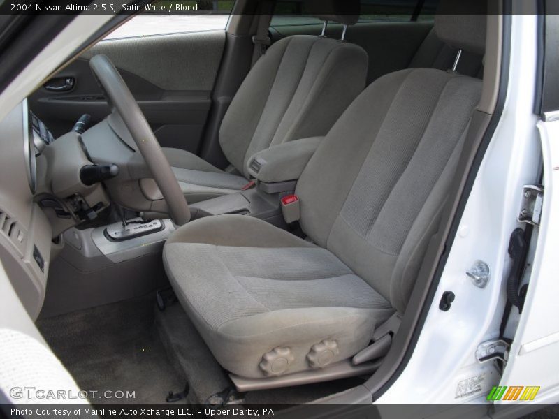 Satin White / Blond 2004 Nissan Altima 2.5 S