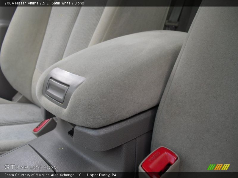 Satin White / Blond 2004 Nissan Altima 2.5 S