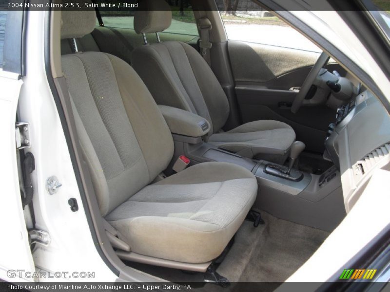 Satin White / Blond 2004 Nissan Altima 2.5 S
