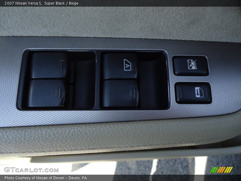 Super Black / Beige 2007 Nissan Versa S