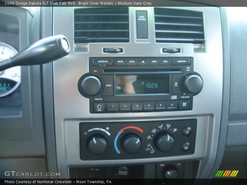 Bright Silver Metallic / Medium Slate Gray 2006 Dodge Dakota SLT Club Cab 4x4