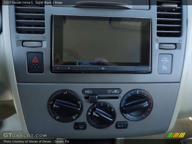 Super Black / Beige 2007 Nissan Versa S