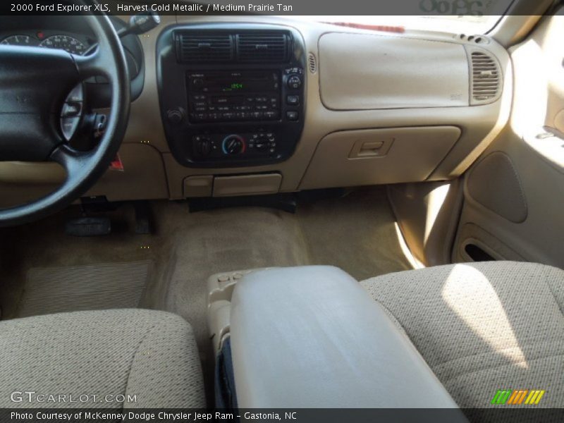 Harvest Gold Metallic / Medium Prairie Tan 2000 Ford Explorer XLS