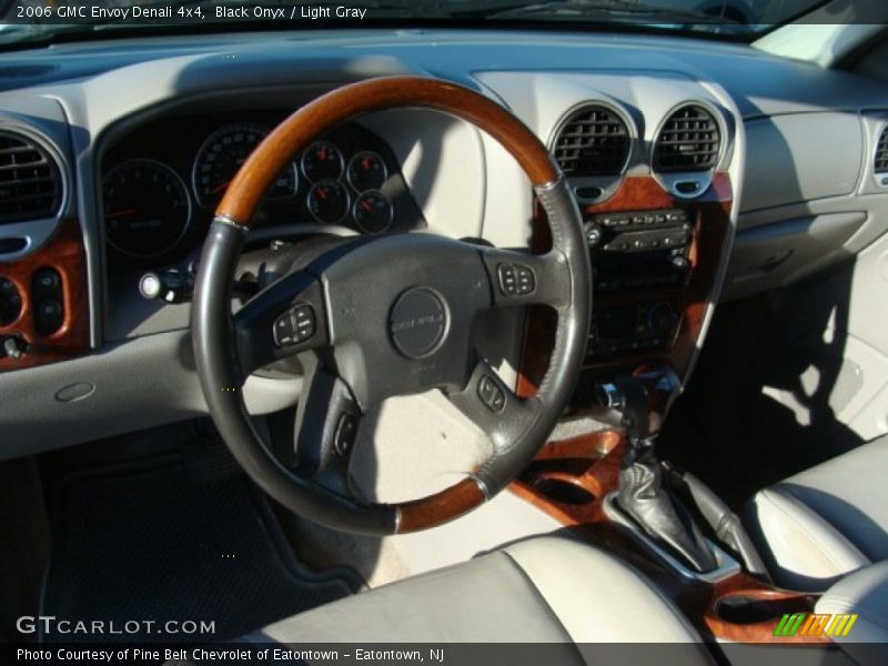 Black Onyx / Light Gray 2006 GMC Envoy Denali 4x4