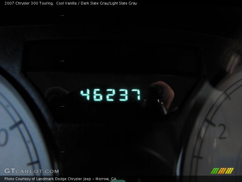 Cool Vanilla / Dark Slate Gray/Light Slate Gray 2007 Chrysler 300 Touring