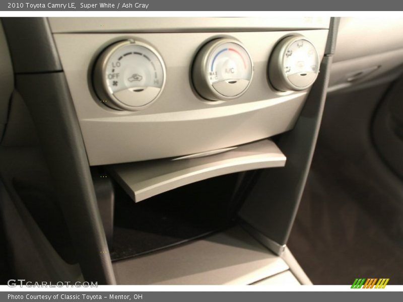 Super White / Ash Gray 2010 Toyota Camry LE