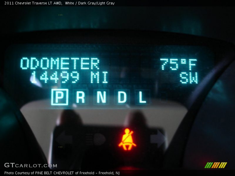 White / Dark Gray/Light Gray 2011 Chevrolet Traverse LT AWD