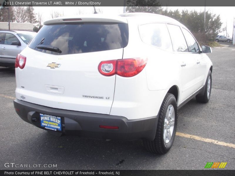 White / Ebony/Ebony 2011 Chevrolet Traverse LT AWD