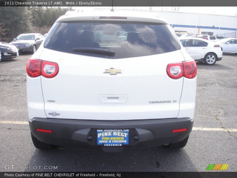 White / Ebony/Ebony 2011 Chevrolet Traverse LT AWD